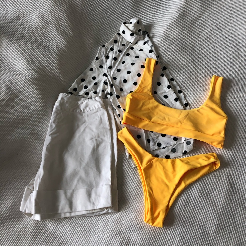 MOVING SALE!!! Bundle bikinis, a top and shorts